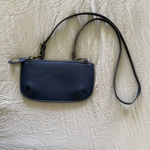 🌻EUC faux leather crossbody purse